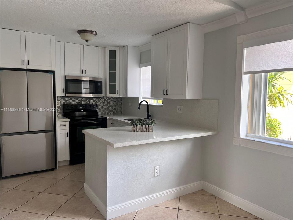 For Rent: $2,625 (3 beds, 2 baths, 1130 Square Feet)