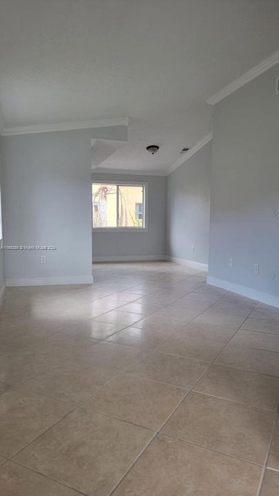For Rent: $2,625 (3 beds, 2 baths, 1130 Square Feet)