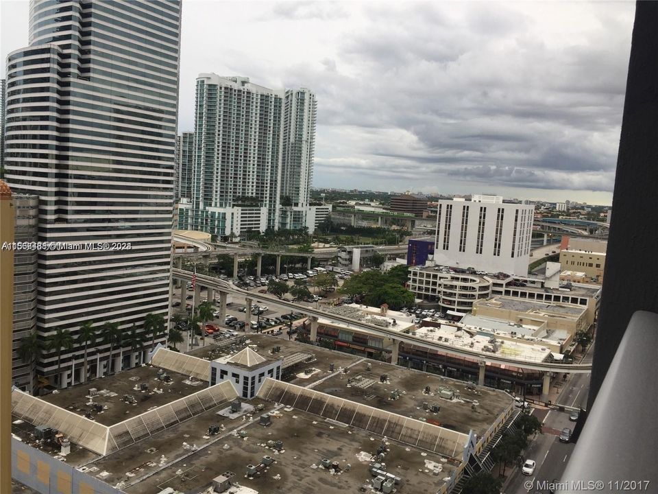 待售: $359,000 (1 贝兹, 1 浴室, 526 平方英尺)