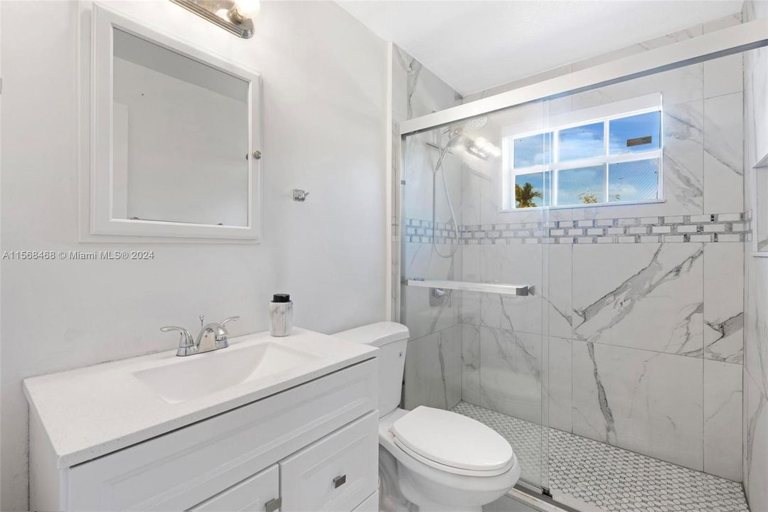 For Sale: $450,000 (3 beds, 1 baths, 1241 Square Feet)