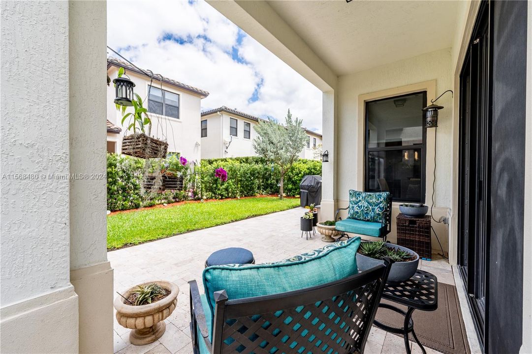 Active With Contract: $660,000 (3 beds, 2 baths, 2025 Square Feet)