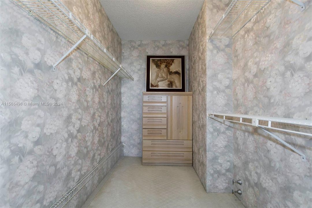待售: $775,000 (2 贝兹, 2 浴室, 1825 平方英尺)