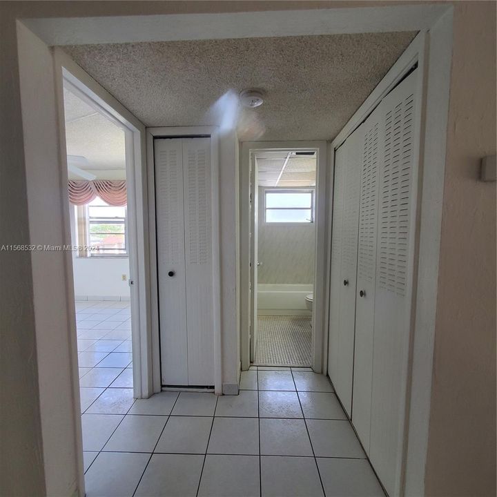 For Sale: $259,900 (2 beds, 2 baths, 747 Square Feet)