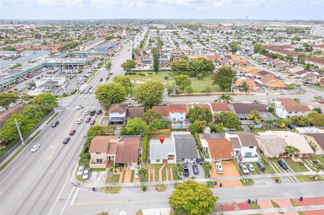 Active With Contract: $449,800 (2 beds, 2 baths, 1046 Square Feet)