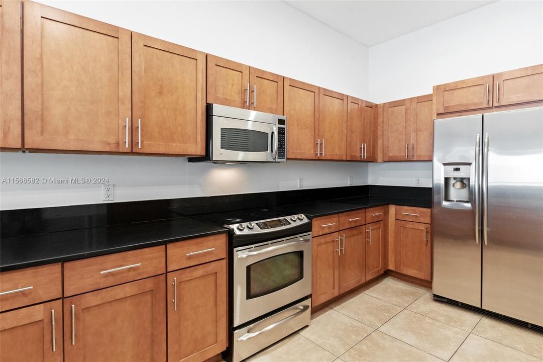 For Sale: $599,000 (2 beds, 2 baths, 1472 Square Feet)