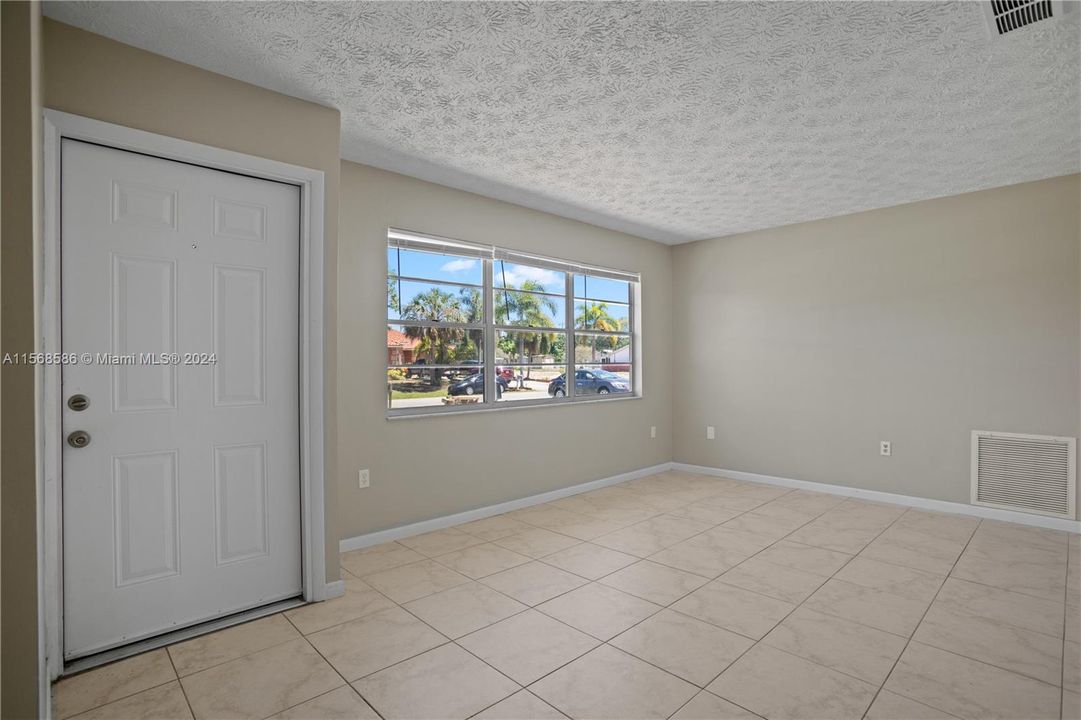 For Sale: $369,900 (3 beds, 2 baths, 1626 Square Feet)
