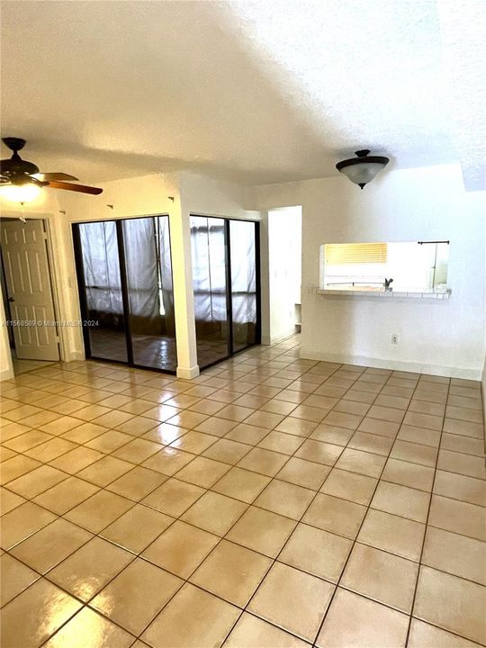 For Sale: $249,000 (2 beds, 2 baths, 960 Square Feet)