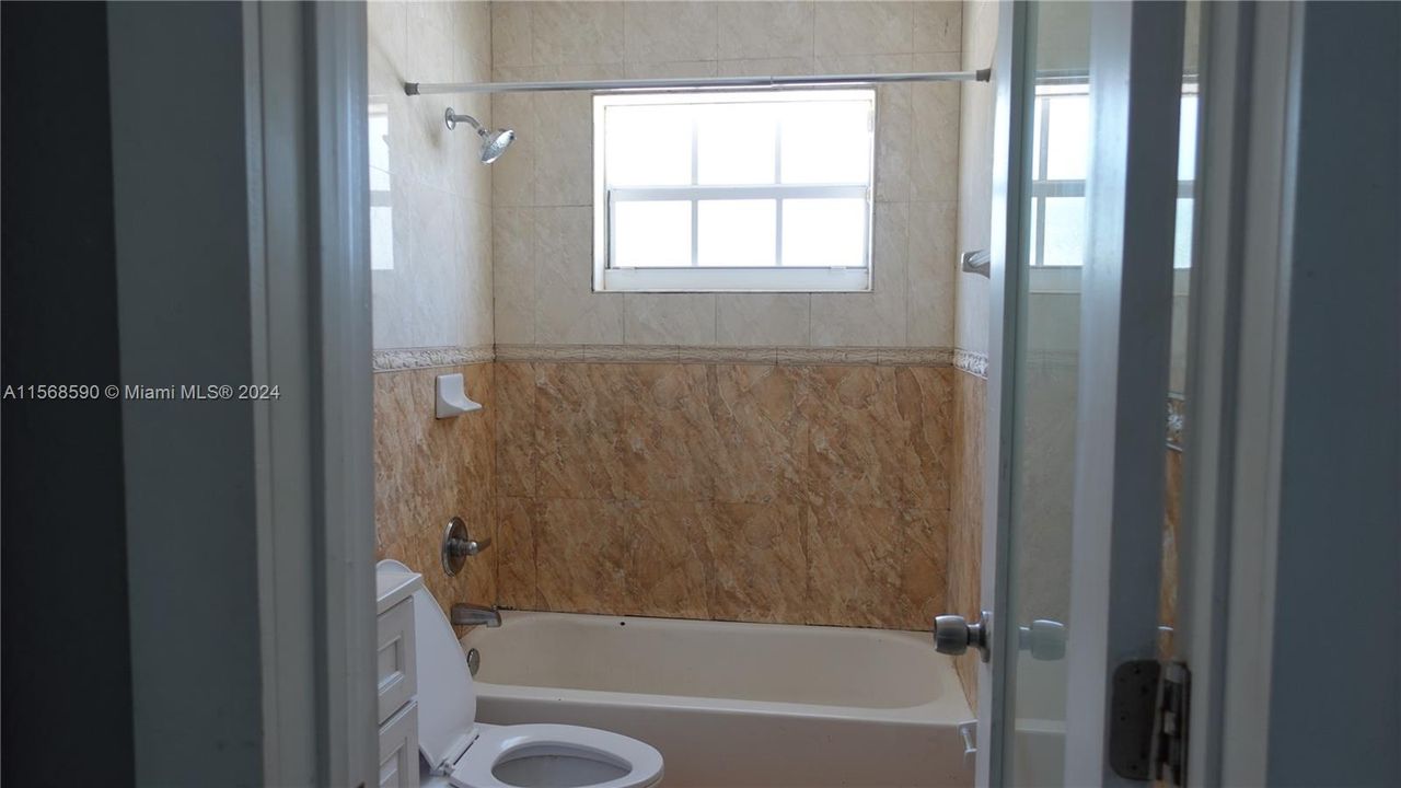 待售: $550,001 (3 贝兹, 2 浴室, 1224 平方英尺)