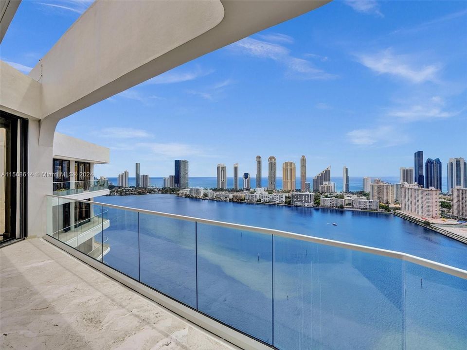 En Venta: $3,899,000 (5 camas, 4 baños, 4760 Pies cuadrados)