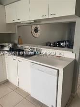 Active With Contract: $2,400 (2 beds, 1 baths, 1110 Square Feet)