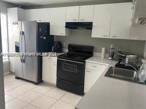 Active With Contract: $2,400 (2 beds, 1 baths, 1110 Square Feet)