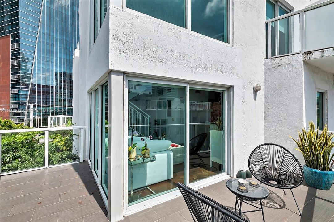 For Sale: $495,000 (1 beds, 1 baths, 750 Square Feet)