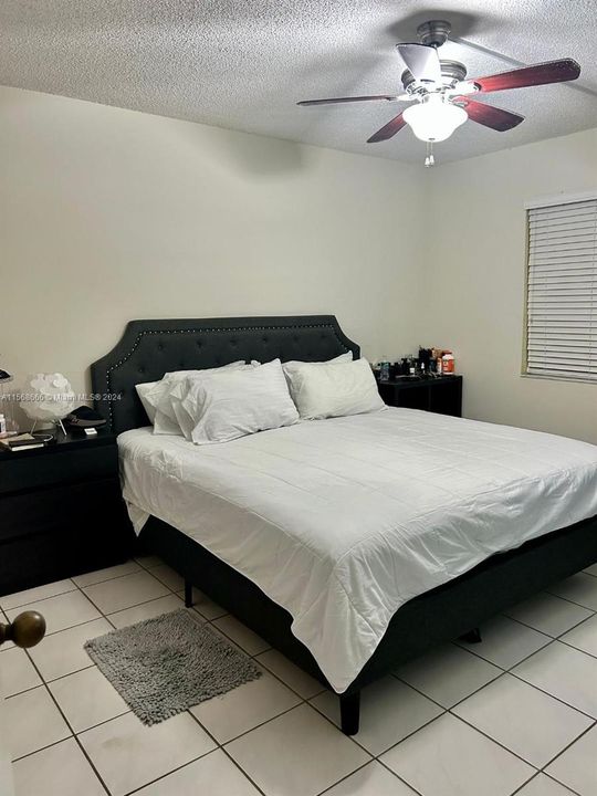 Recently Sold: $295,000 (2 beds, 2 baths, 944 Square Feet)