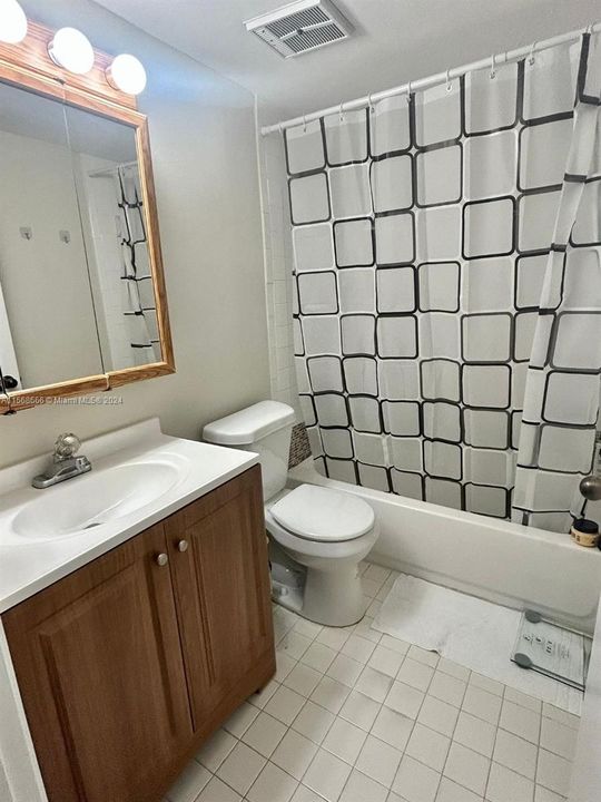 Recently Sold: $295,000 (2 beds, 2 baths, 944 Square Feet)