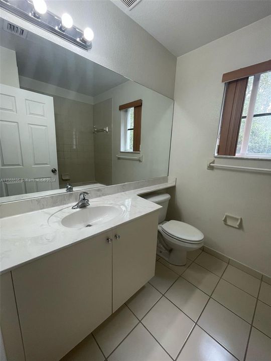 最近租的: $2,800 (3 贝兹, 2 浴室, 1420 平方英尺)