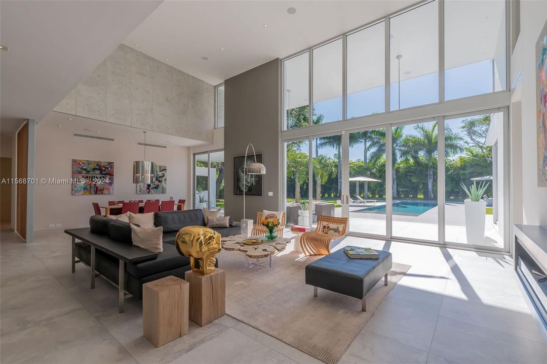 For Sale: $7,795,000 (6 beds, 6 baths, 5457 Square Feet)
