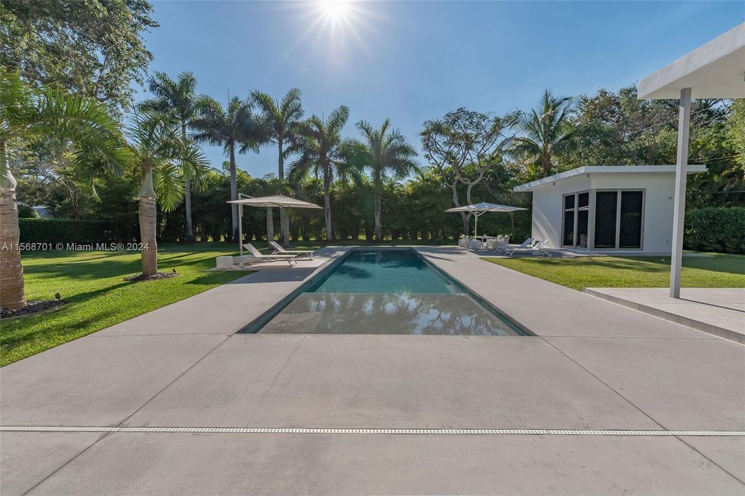 For Sale: $7,795,000 (6 beds, 6 baths, 5457 Square Feet)