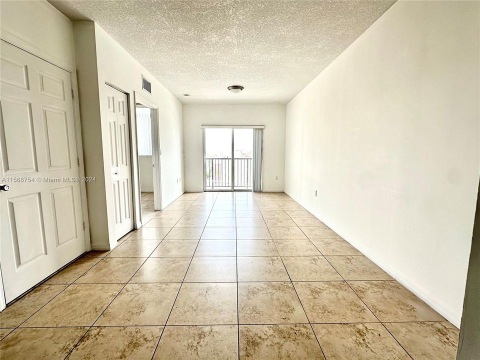 For Rent: $1,850 (1 beds, 1 baths, 650 Square Feet)