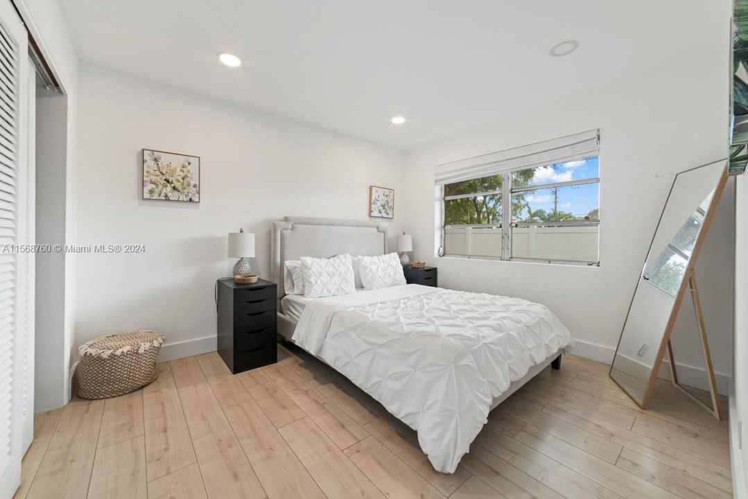 For Sale: $1,050,000 (3 beds, 2 baths, 1919 Square Feet)