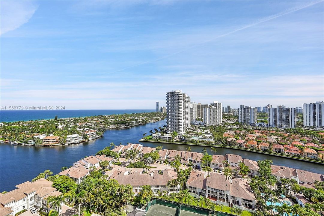 For Sale: $1,149,000 (3 beds, 2 baths, 2440 Square Feet)