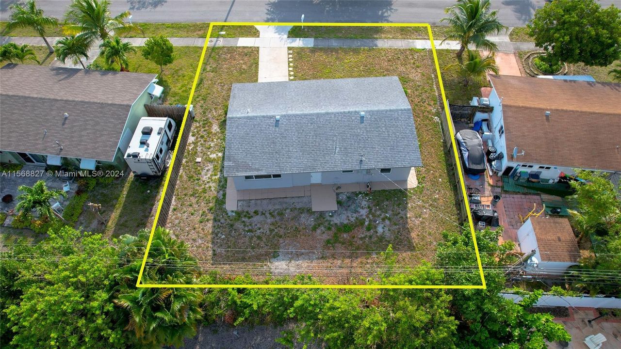 Recently Sold: $425,000 (3 beds, 1 baths, 949 Square Feet)