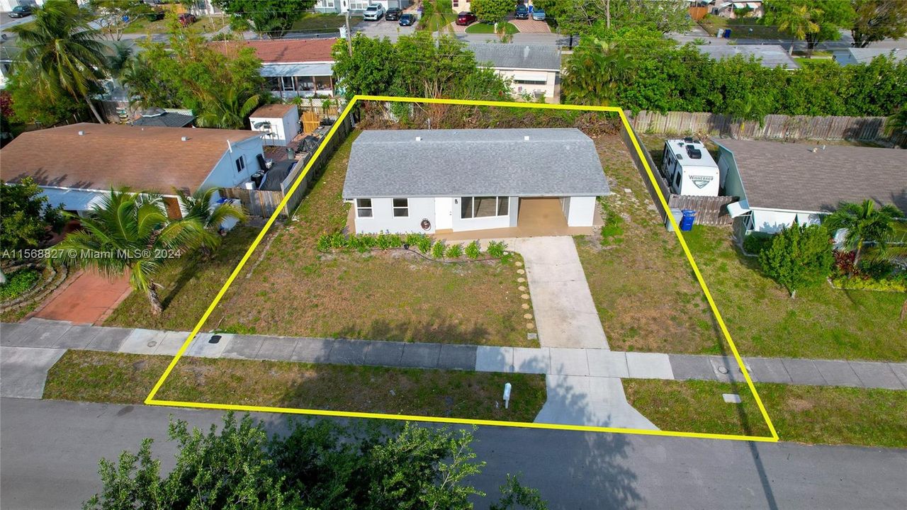 Recently Sold: $425,000 (3 beds, 1 baths, 949 Square Feet)