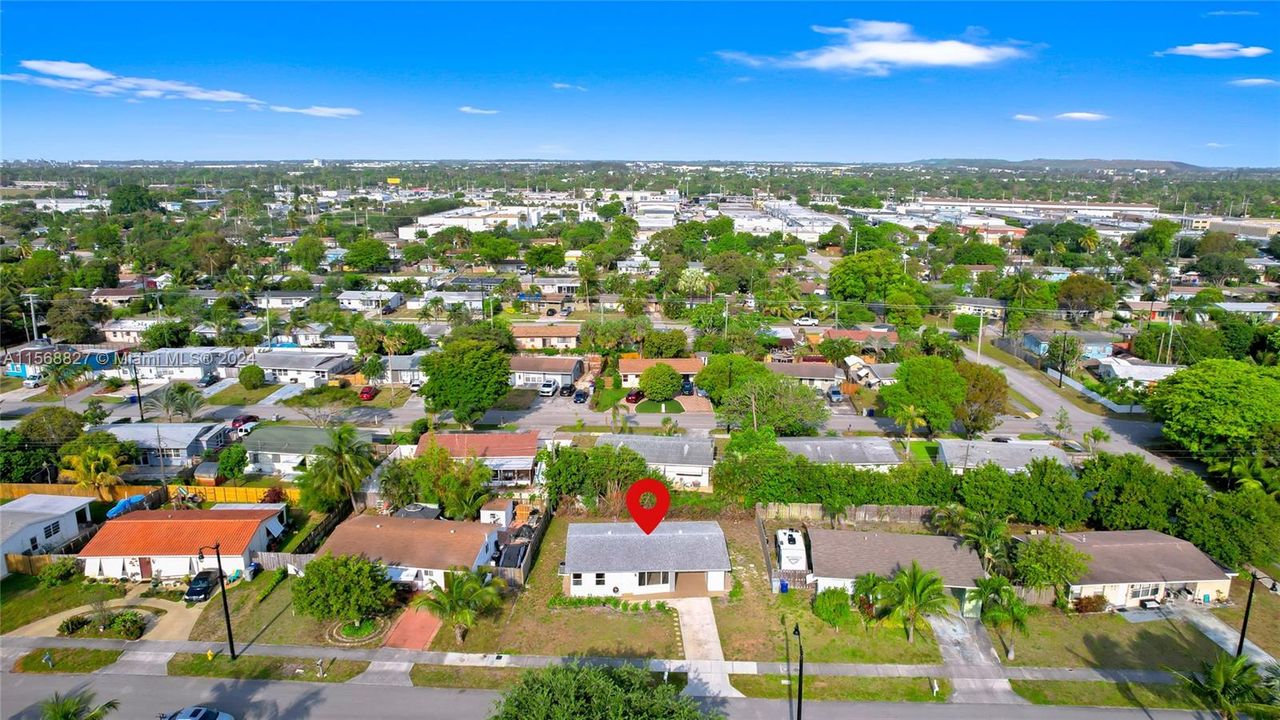 Recently Sold: $425,000 (3 beds, 1 baths, 949 Square Feet)