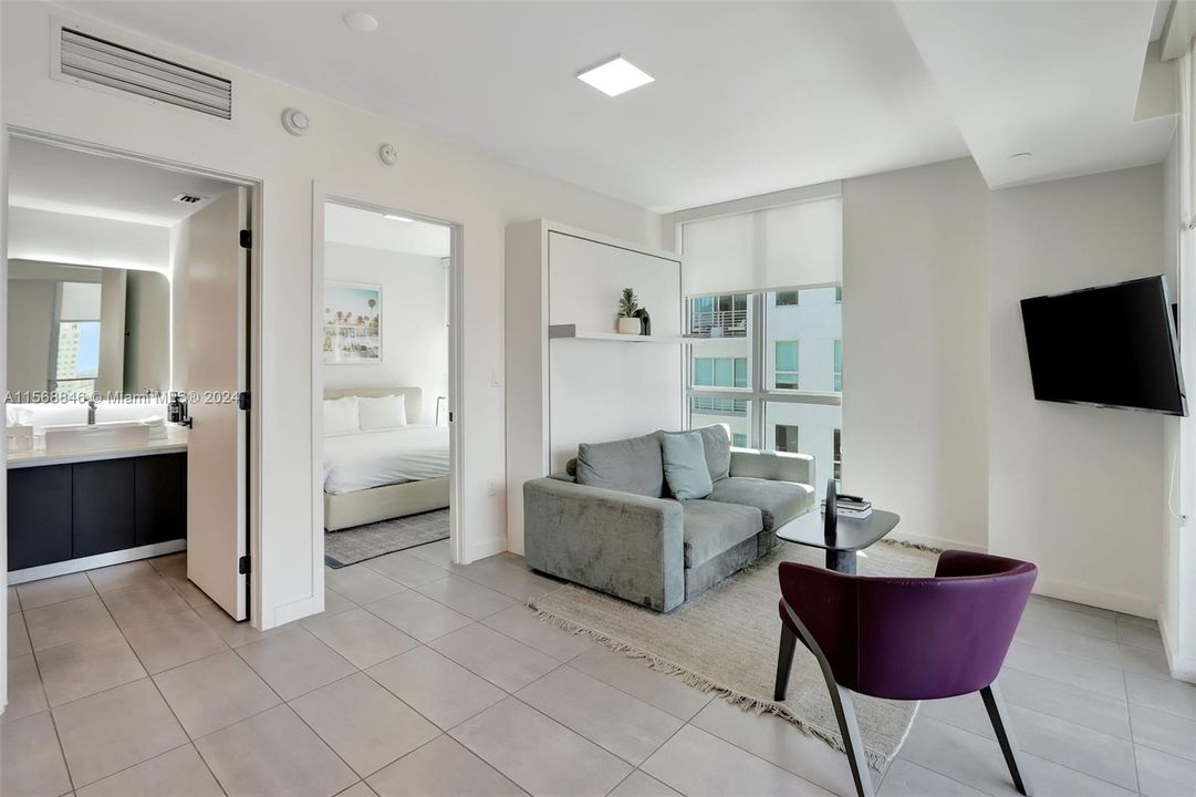 For Sale: $520,000 (1 beds, 1 baths, 599 Square Feet)