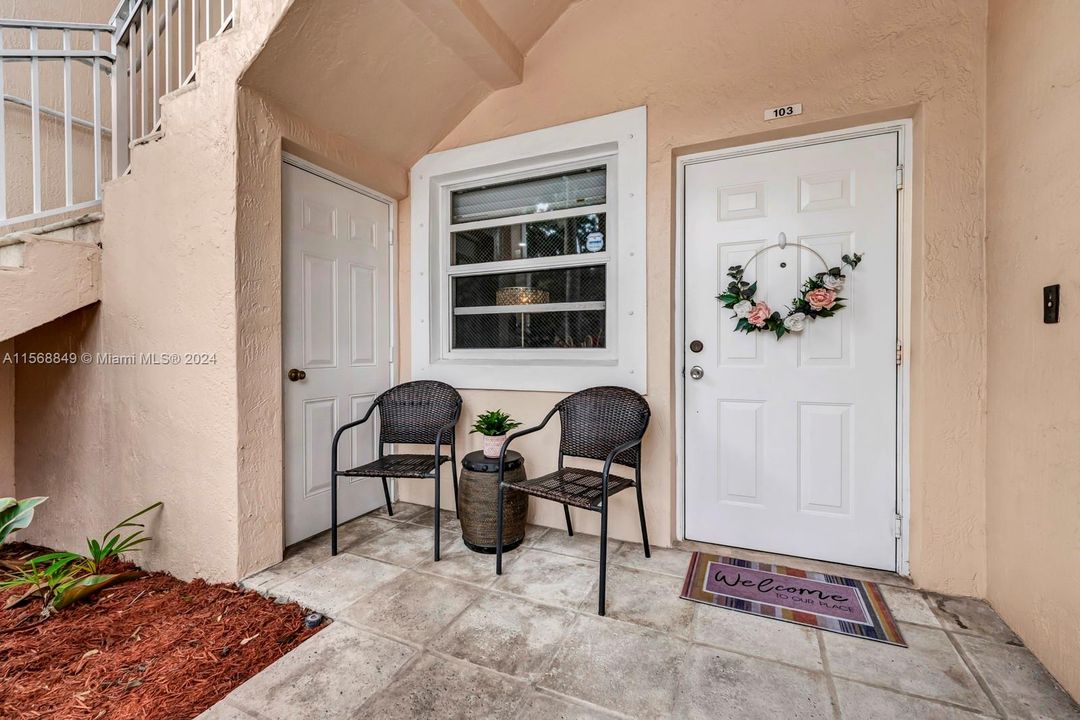 Recently Sold: $280,000 (2 beds, 2 baths, 1048 Square Feet)