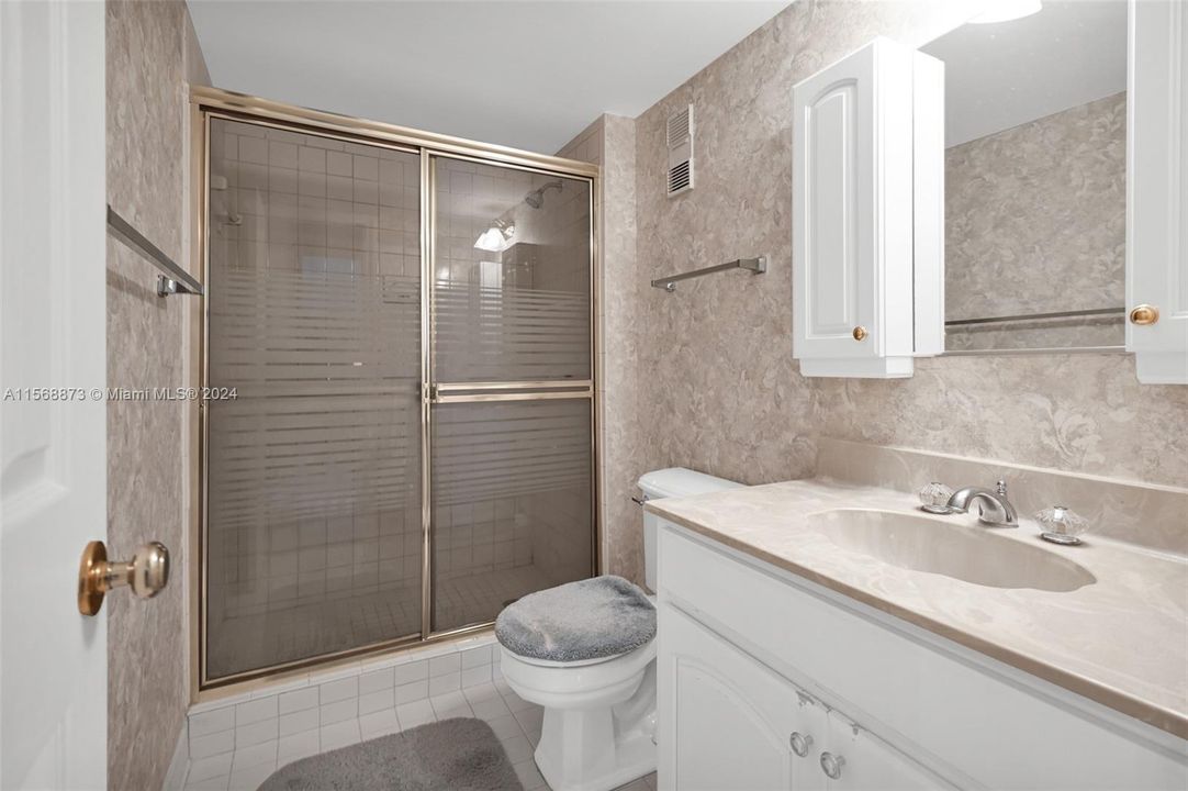For Sale: $297,000 (2 beds, 2 baths, 1330 Square Feet)