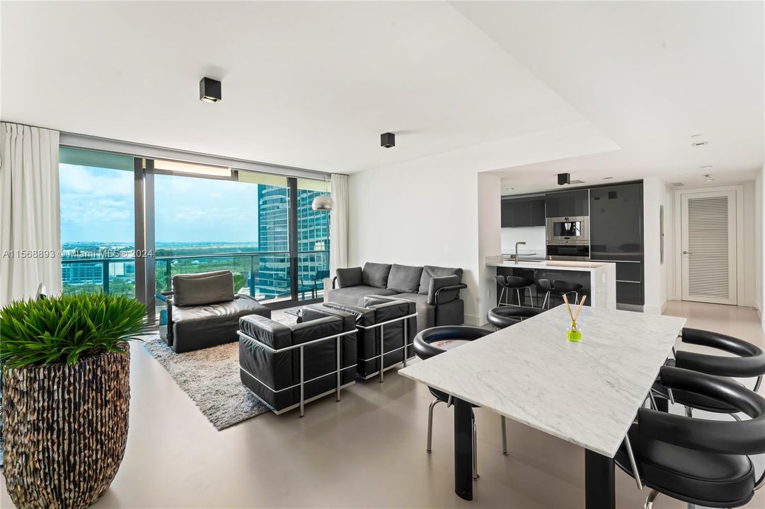 For Sale: $1,299,000 (2 beds, 2 baths, 1123 Square Feet)