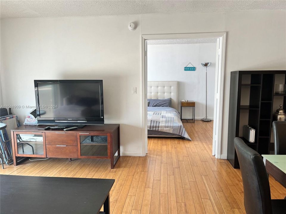 For Rent: $2,700 (1 beds, 1 baths, 659 Square Feet)
