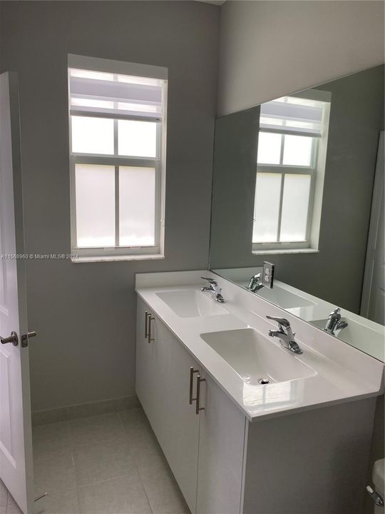 Active With Contract: $3,500 (3 beds, 2 baths, 1362 Square Feet)