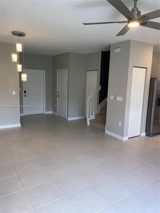 Active With Contract: $3,500 (3 beds, 2 baths, 1362 Square Feet)