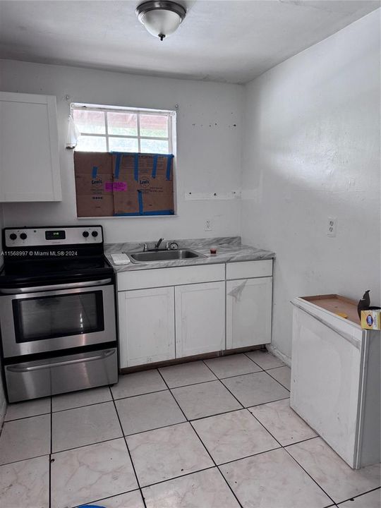 For Rent: $1,750 (1 beds, 1 baths, 3001 Square Feet)