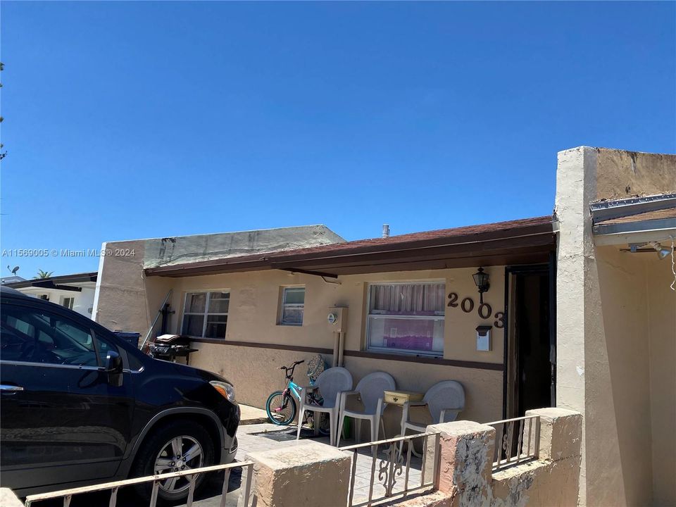 Recently Sold: $375,000 (3 beds, 2 baths, 870 Square Feet)