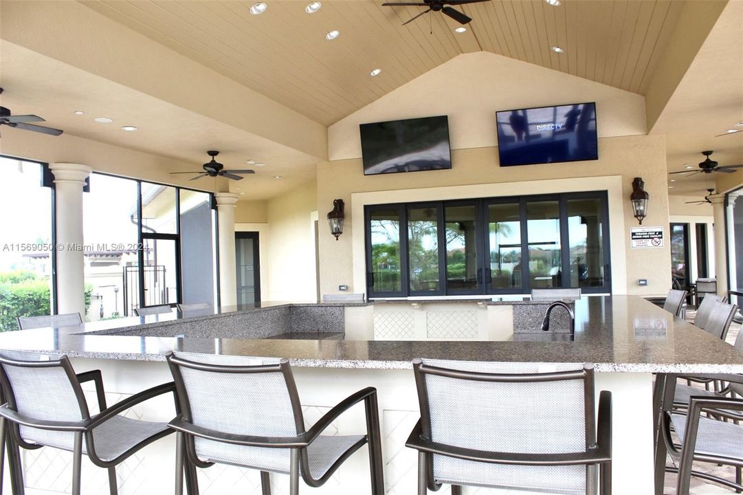 Outdoor Kitchen/Barefoot Bar Area