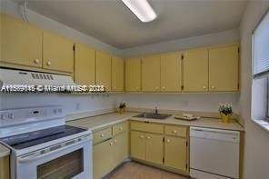 For Sale: $270,000 (1 beds, 1 baths, 715 Square Feet)