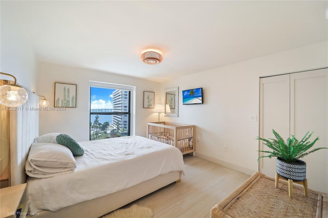 For Sale: $1,495,000 (2 beds, 2 baths, 1634 Square Feet)