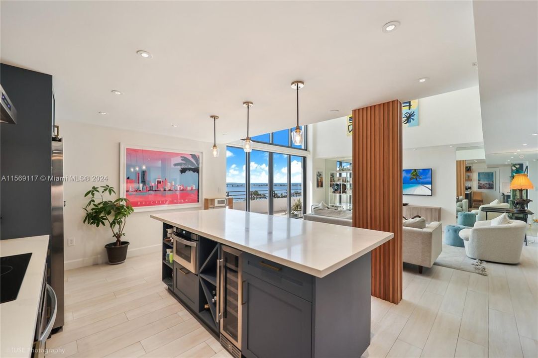 For Sale: $1,495,000 (2 beds, 2 baths, 1634 Square Feet)
