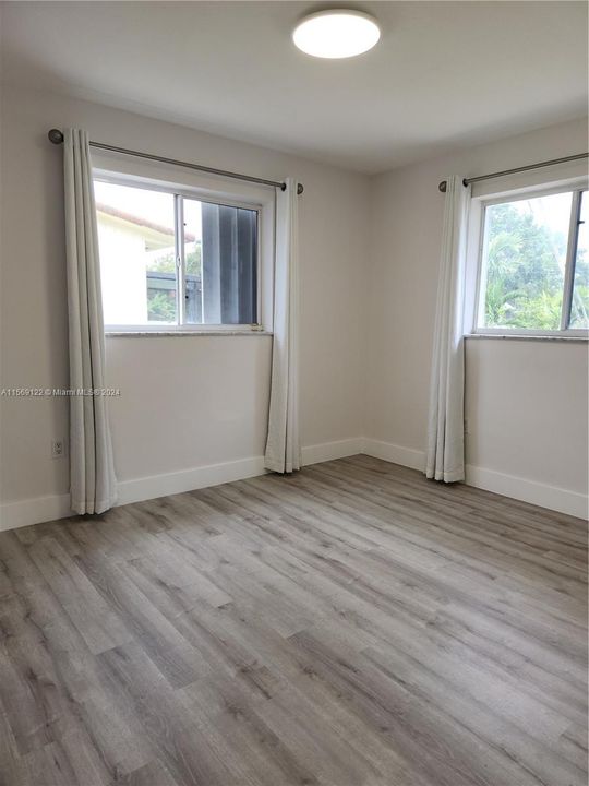 For Rent: $4,300 (3 beds, 2 baths, 1296 Square Feet)