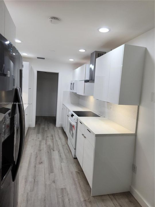 For Rent: $4,000 (3 beds, 2 baths, 1296 Square Feet)