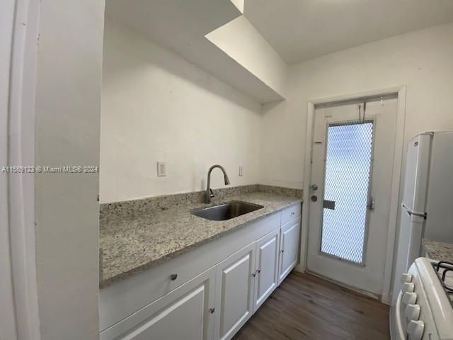 For Rent: $1,700 (0 beds, 1 baths, 406 Square Feet)