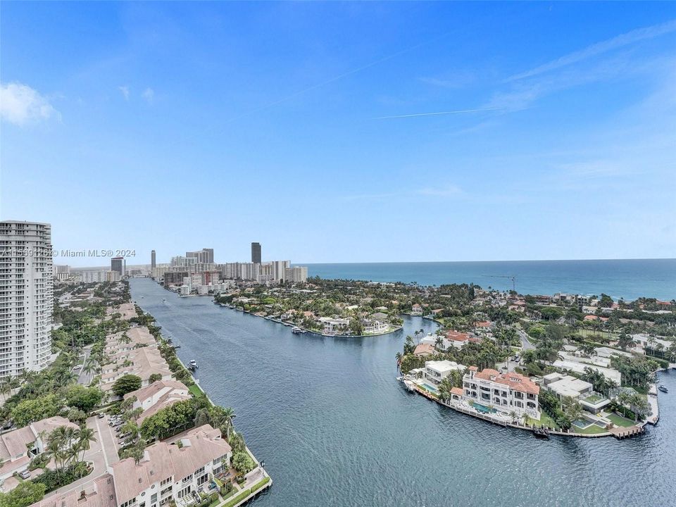 For Sale: $1,695,000 (2 beds, 2 baths, 2370 Square Feet)