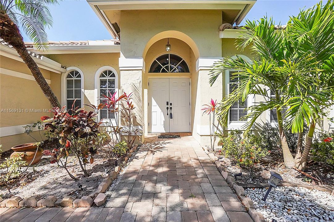 For Sale: $848,000 (4 beds, 3 baths, 2393 Square Feet)
