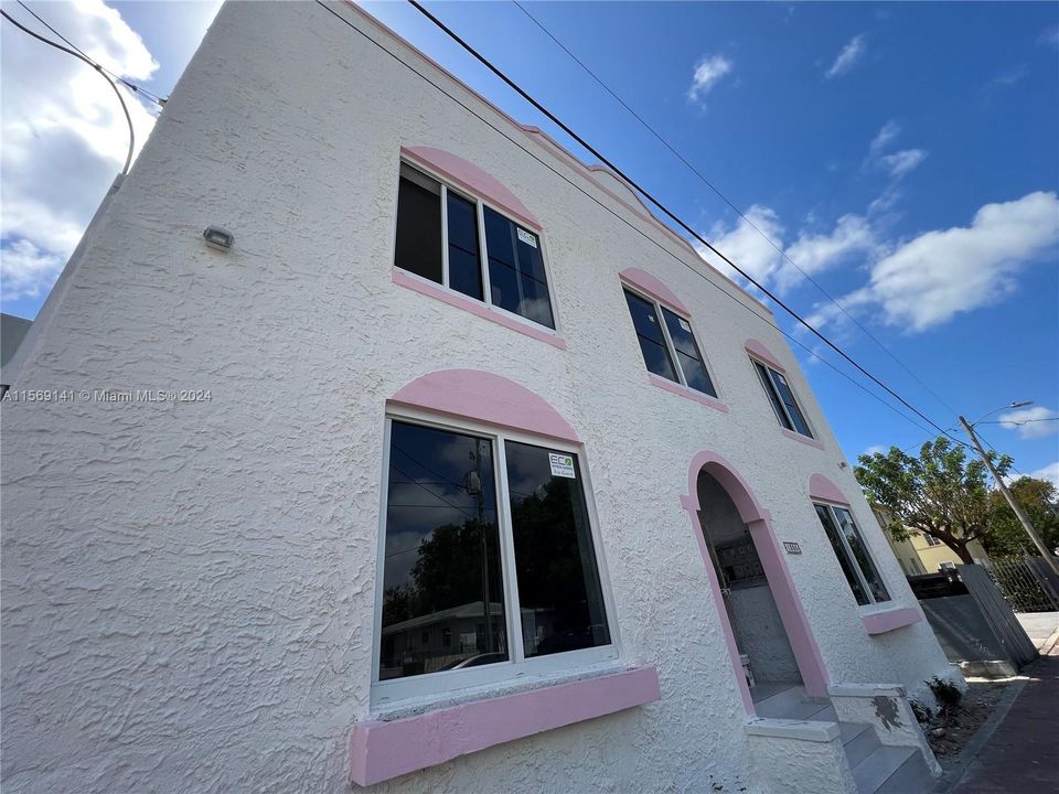 Recently Rented: $1,990 (1 beds, 1 baths, 6574 Square Feet)