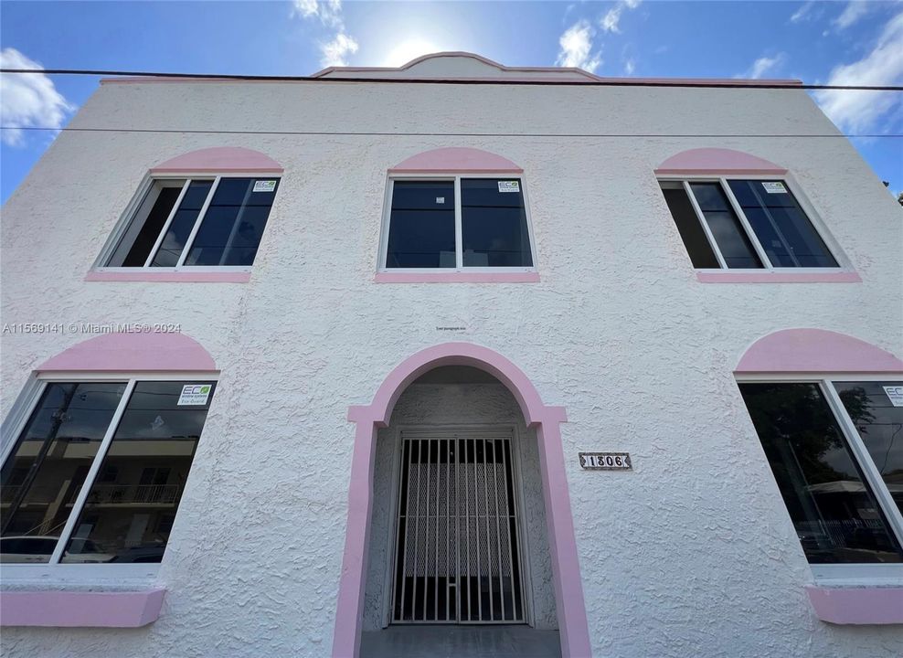 Recently Rented: $1,990 (1 beds, 1 baths, 6574 Square Feet)