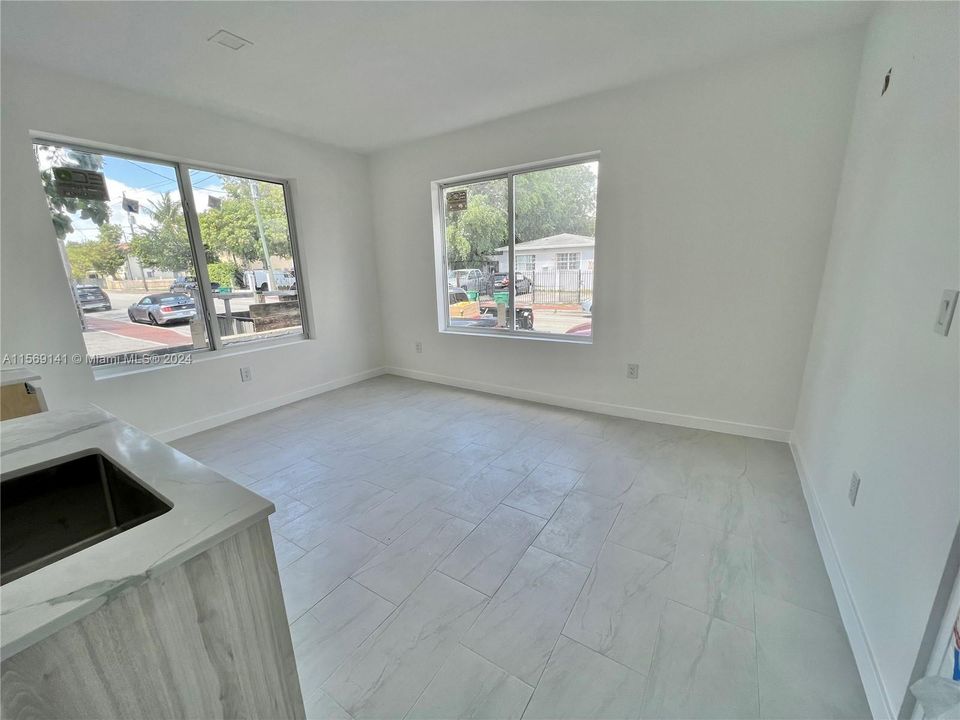 Recently Rented: $1,990 (1 beds, 1 baths, 6574 Square Feet)