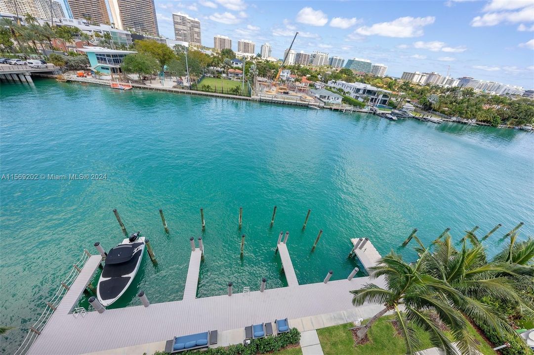 For Sale: $2,495,000 (3 beds, 3 baths, 2089 Square Feet)