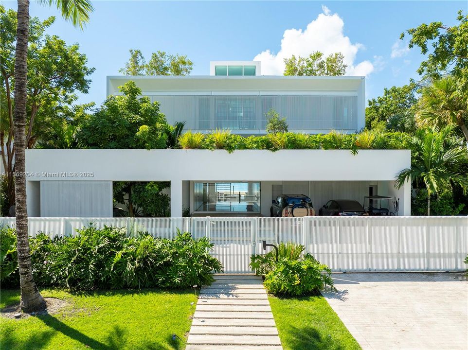 En Renta: $85,000 (6 camas, 6 baños, 8202 Pies cuadrados)